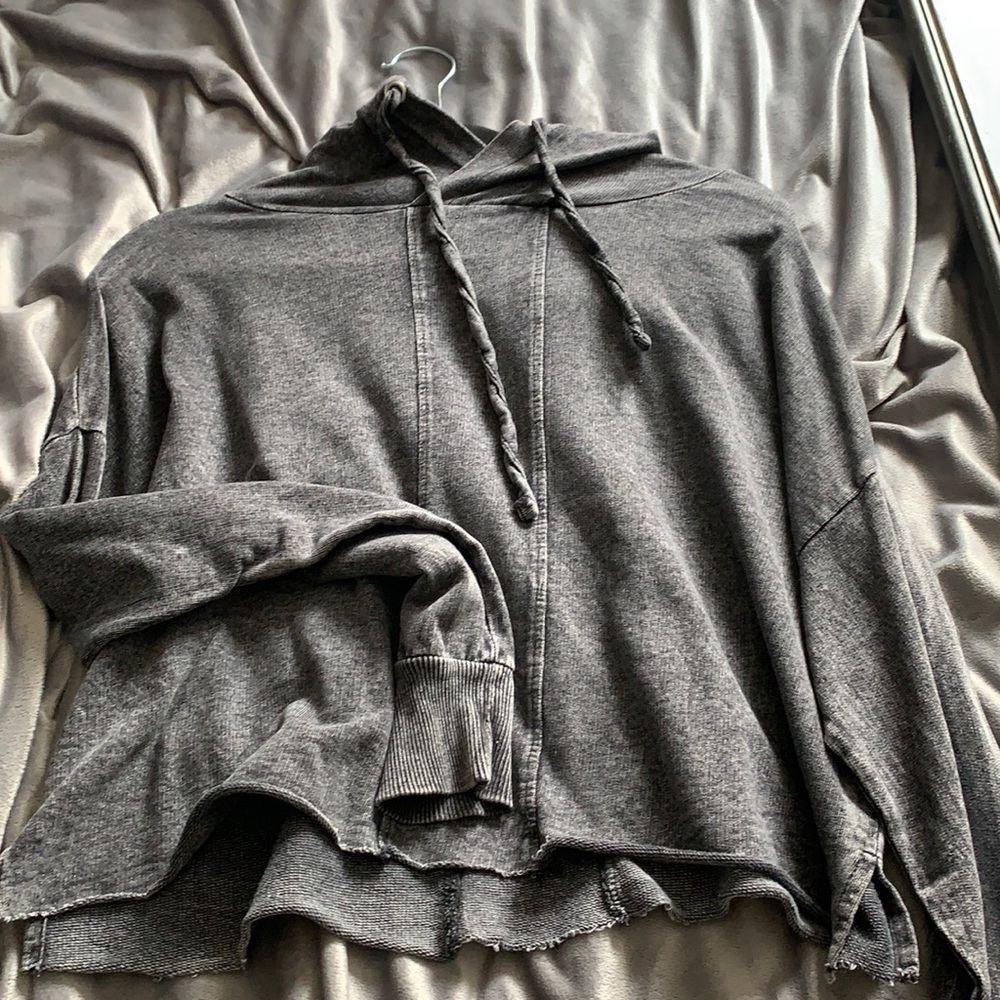 Acid wash cropped sweatshirt